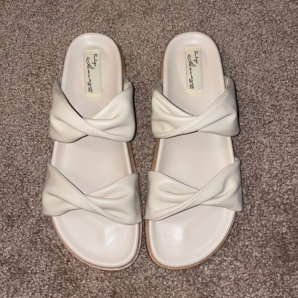 New without box Vintage Havana Millie sandals